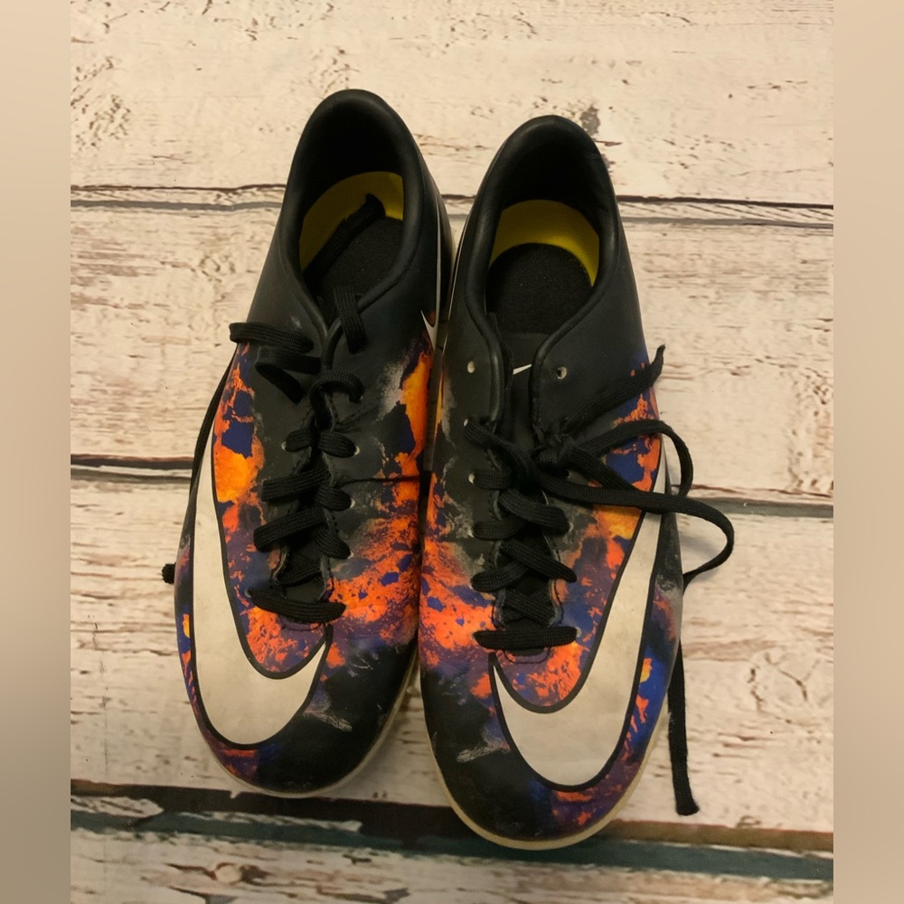 RARE Nike Jr Mercurial Victory‎ Soccer Shoes - Youth 4.5